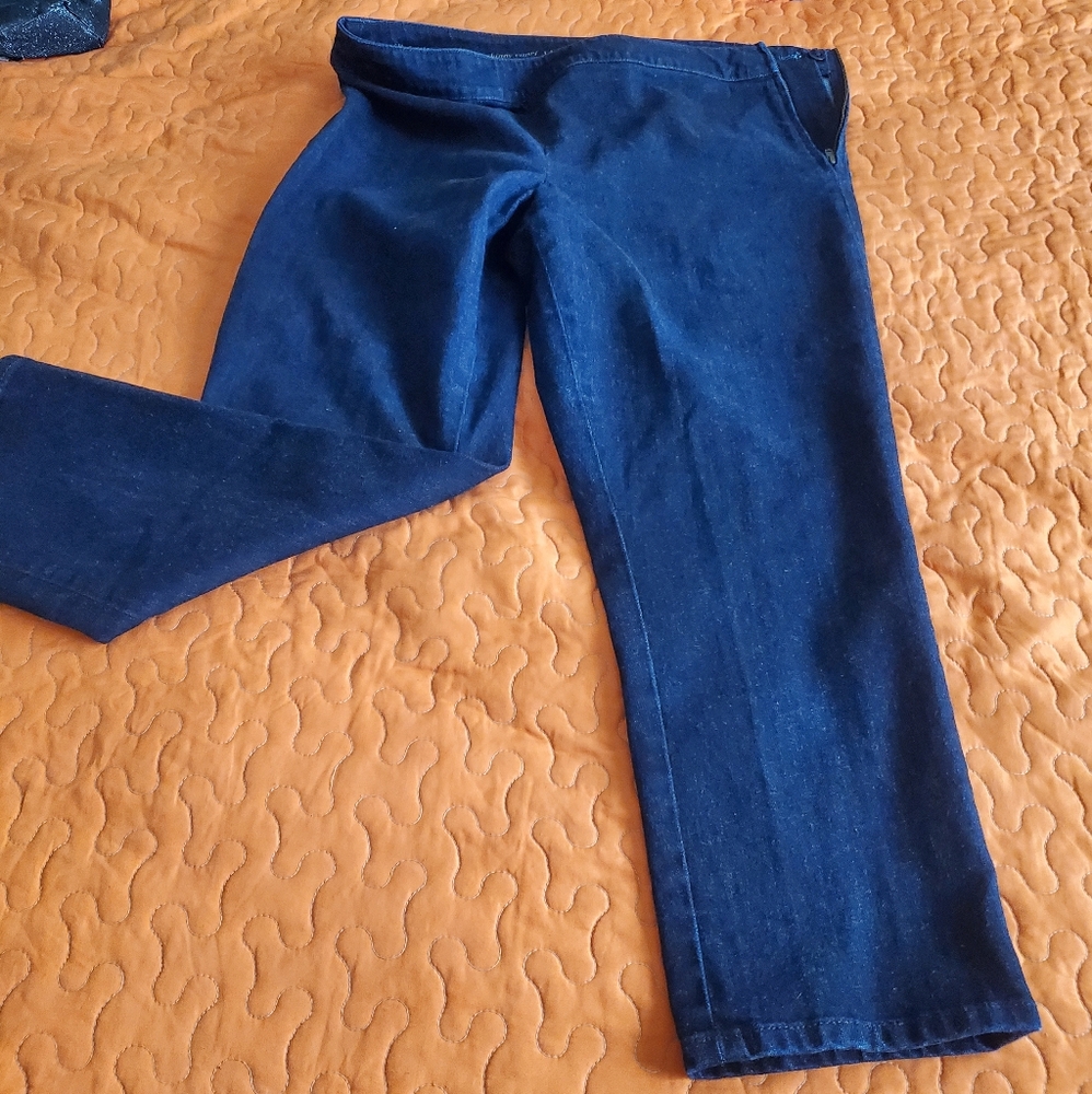 Classic Side Zip Skinny Capri